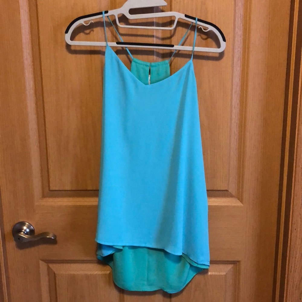 Reversible tank